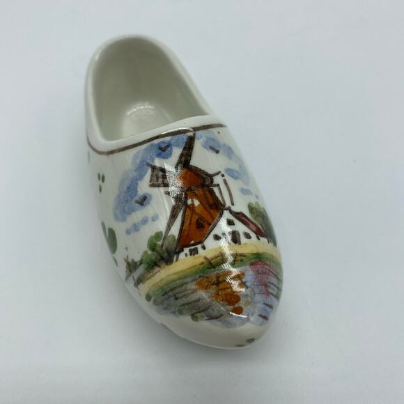 2 Hand painted porcelain shoes - Picture 2 of 11